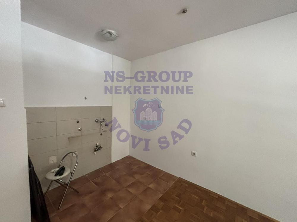 Slika 5 - Prodaja stana, 22m2, brace dronjak  Novi Sad, ima lift